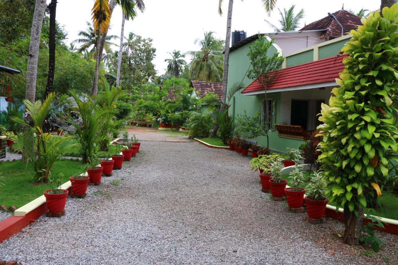 Divine Bliss Beach Resort Varkala Buitenkant foto